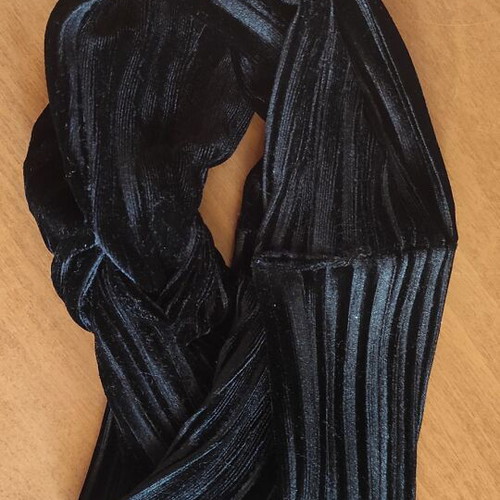 Fabric hairband like new