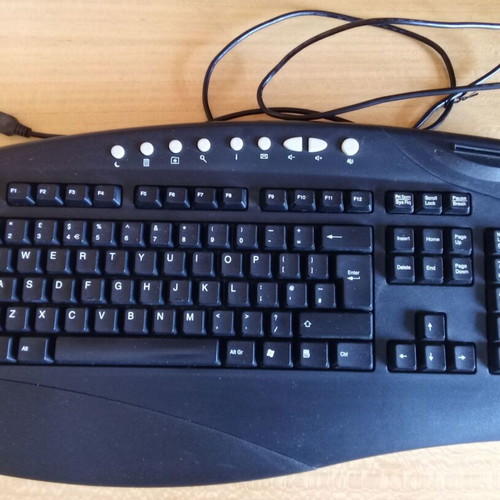 Keyboard with built-in smart card reader, like new
