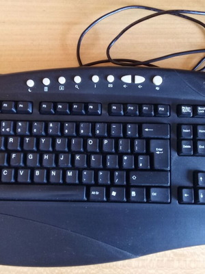Keyboard with built-in smart card reader, like new