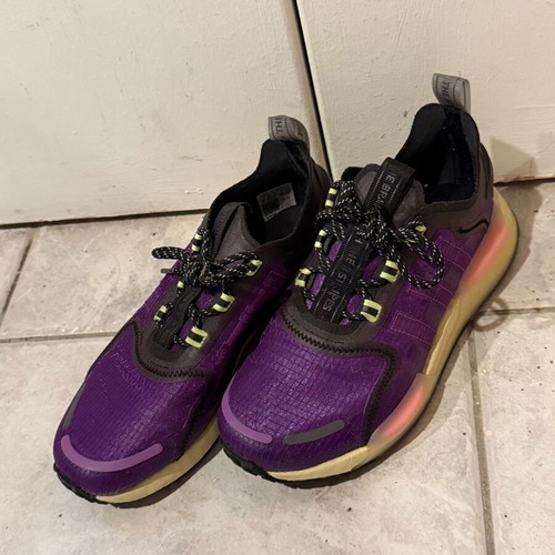 Adidas Boost athletic shoes 37.5 like new, purple