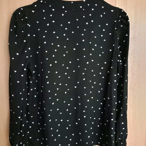 Blouse with white hearts like new, size small, Shein