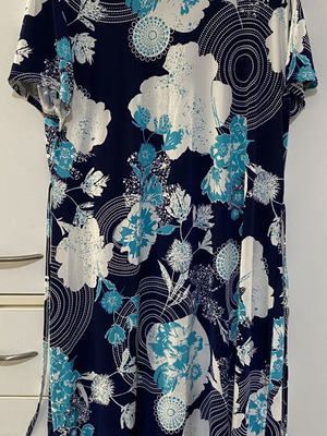 Women's dress new with tags, size L-XL, white and blue