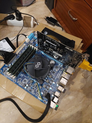 Gigabyte P55M UD2 motherboard like new, socket 1156, 4 RAM slots