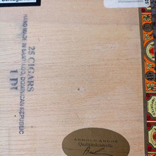 Wooden cigar box used, Maduro 1968e collectible