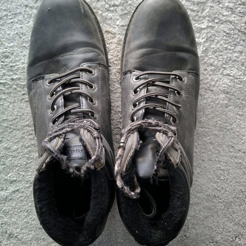 Boots size 44 like new, gray with inner lining