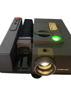 Reflecta Diamator AF 35mm slide projector with slide tray