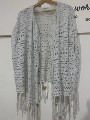 Subdued cardigan knitted with fringes like new, gray