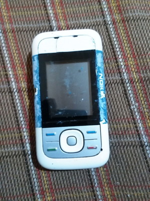 Nokia 5200 phone used, collectible, white