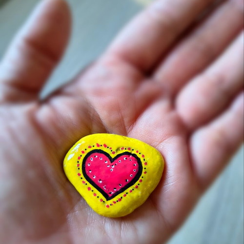 Handpainted Decorative Painted Pebble with Magnet, New