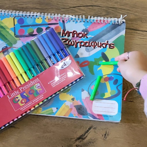 School set rainbow theme new with 24 markers and gift
