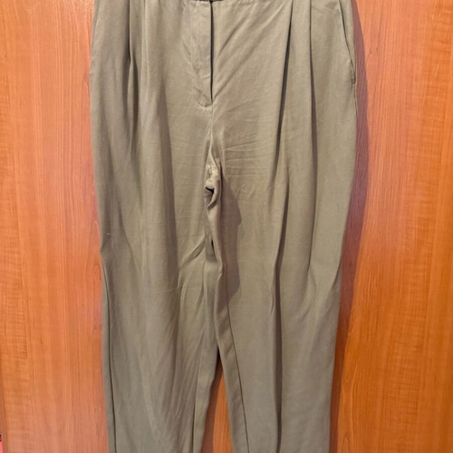 Zara women's pants olive color, comfortable fit, size S