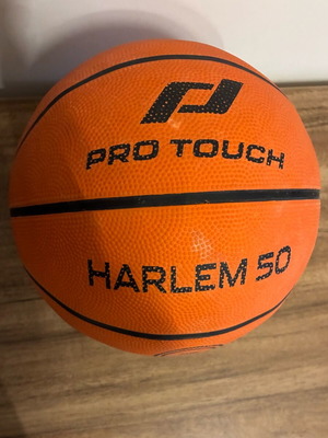 Basketball Harlem 50 like new