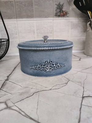 Handmade metal box new, classic biscuit container