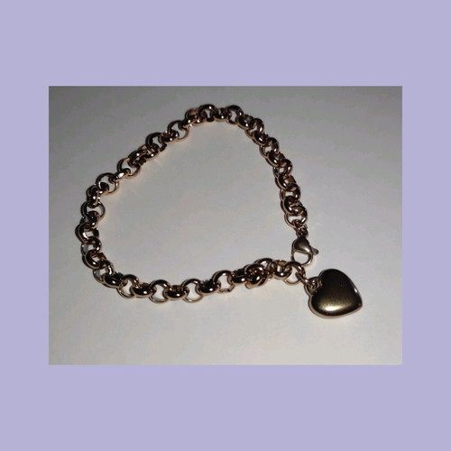 Gold-tone stainless steel bracelet with heart charms new