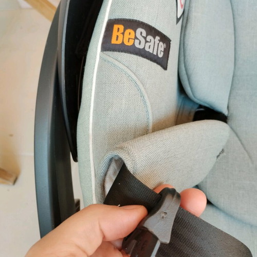 BeSafe iZi Go Modular X2 i-Size baby seats like new, set of 2 with bases