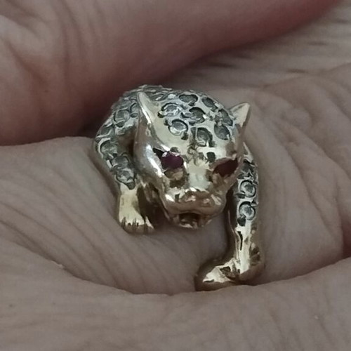 14k Yellow Gold Tiger Head Ring with Zircon Stones, Like New