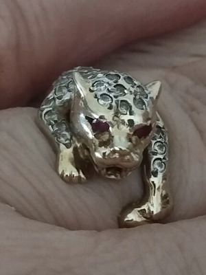 14k Yellow Gold Tiger Head Ring with Zircon Stones, Like New