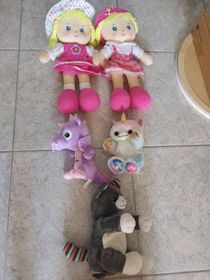 Stuffed dolls like new