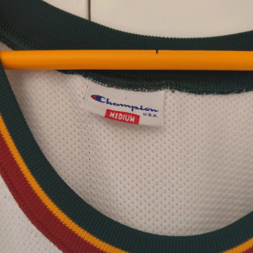 Seattle Supersonics NBA jersey Shawn Kemp used, size Medium, white