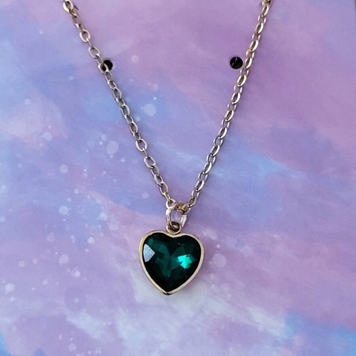 Necklace green heart with gold chain stainless steel new