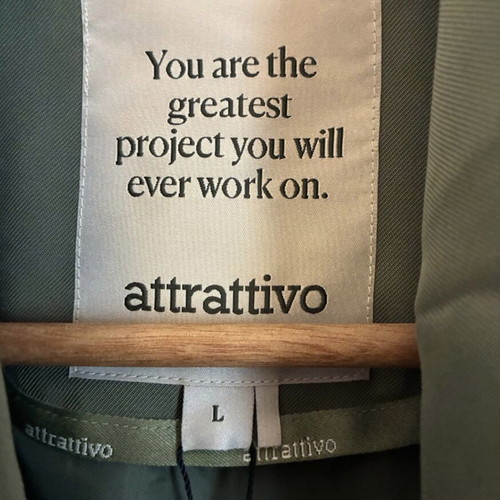 Attrattivo trench coat new, size Large, khaki