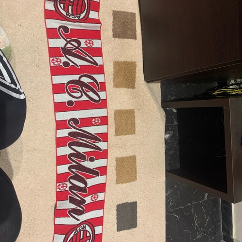 Milan scarf like new