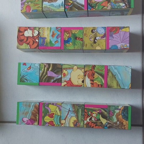 Winnie the Pooh cube puzzle like new, 20 cubes