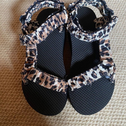 Leopard sandals new, size 38, black and multicolor