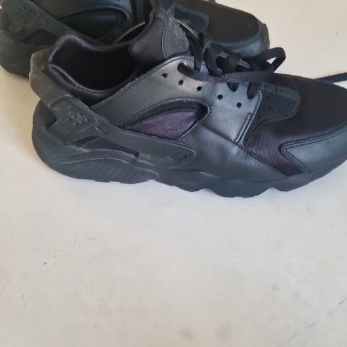 Nike athletic shoes like new, black, size 43