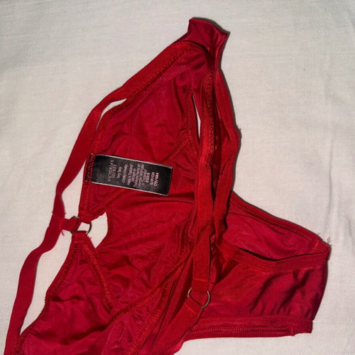 Victoria’s Secret Cheeky Pants Very Sexy new, red with gold detail