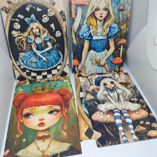 Alice in Wonderland set of 32 collectible postcards like new