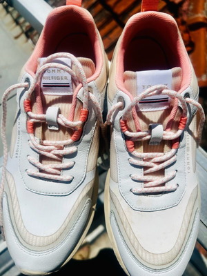 Tommy Hilfiger Feminine Material Mix Runner sneakers σαν καινούργια, νούμερο 41