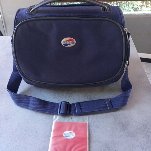 American Tourister Vintage Travel Bag Beauty Case like new, blue