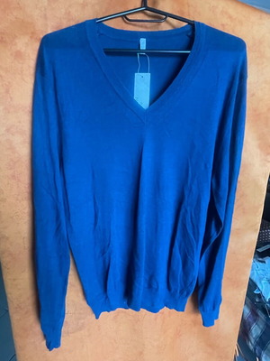 Branded women's sweatshirt like new, size Medium