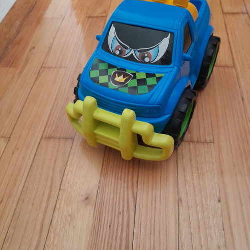 Jeep toy car hand-operated like new