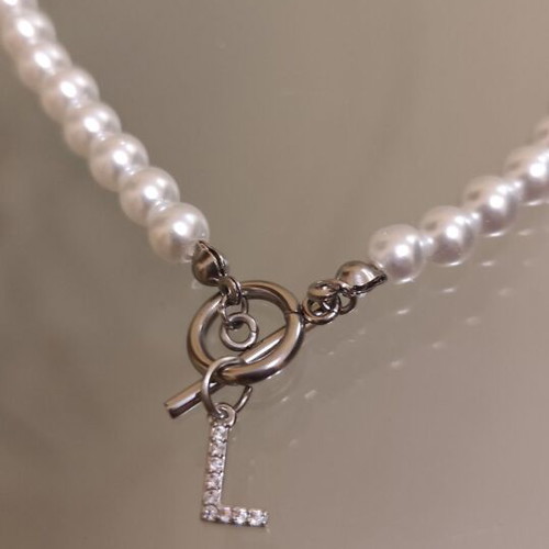 Necklace with white pearls and silver clasp new