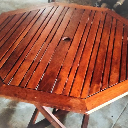 Octagonal folding veranda table like new