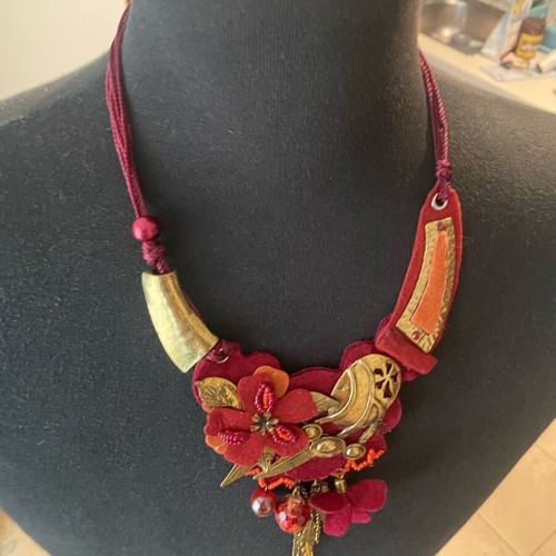 Handmade necklace like new
