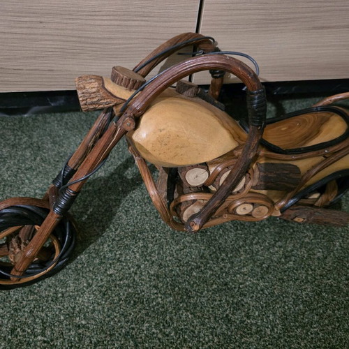 Wooden handmade motorcycle like new, 46 centimeters