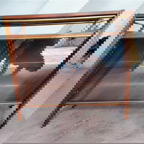 Vintage τροχήλατη βιτρίνα μπαράκι