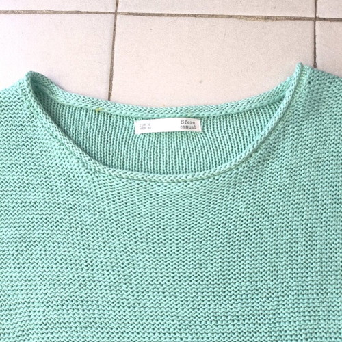 Sfera knitted sweater XL mint color like new