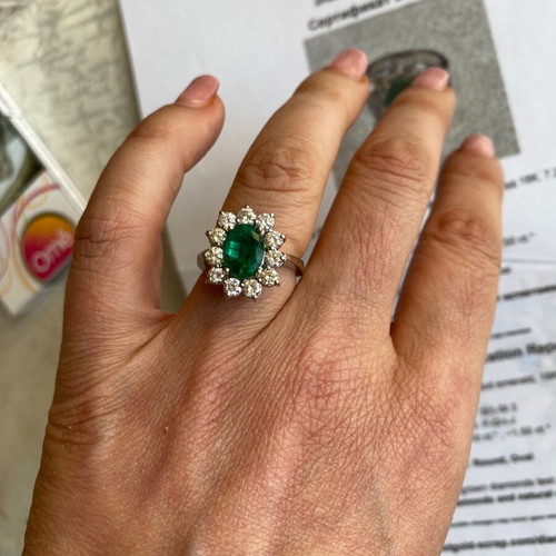 Ring with diamonds and emerald new, 18K, 7.28 g