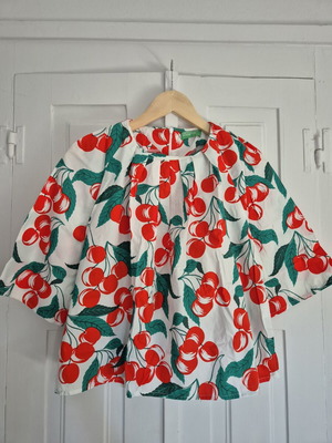 Benetton cherry print shirt XS like new, 3/4 sleeve, cotton