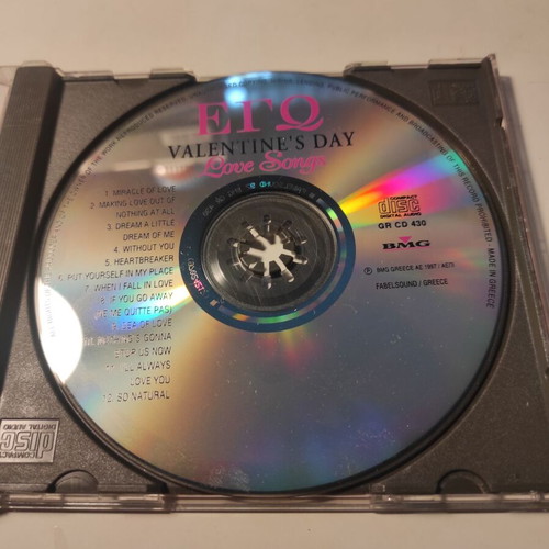 Valentine's Day Love Songs CD like new, pop collection