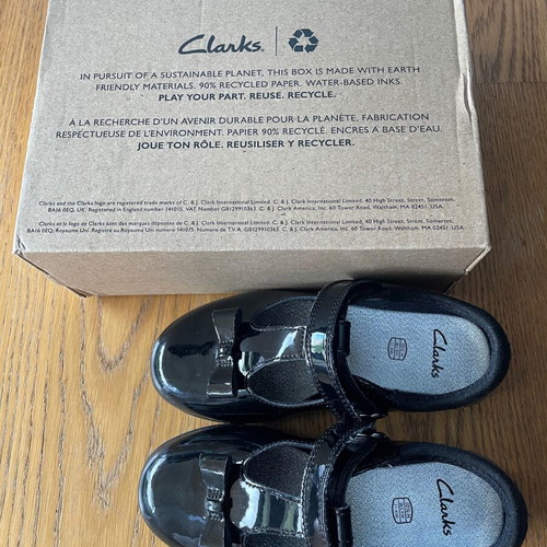 Clark’s children’s shoes 28.5 patent leather like new