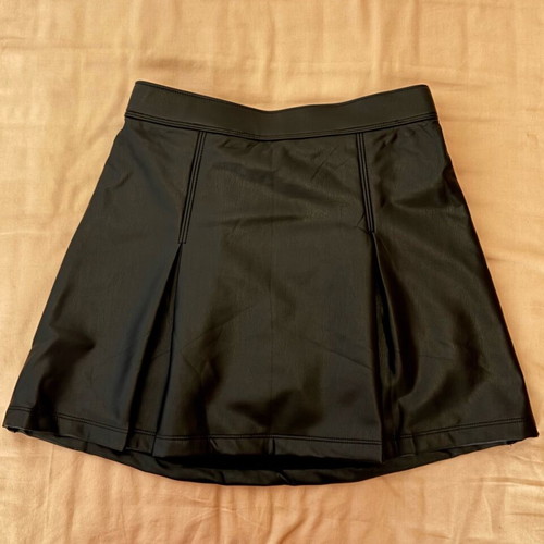 Abercrombie & Fitch skirt new with built-in shorts, size 13/14