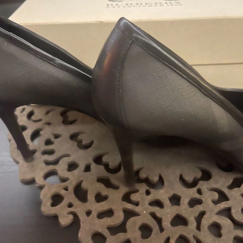 Burberry leather pumps like new, size 39