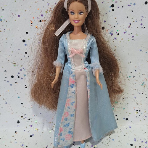 Barbie Erika Mini Kingdom doll like new, incomplete with flaws