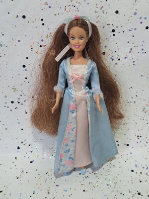 Barbie Erika Mini Kingdom doll like new, incomplete with flaws
