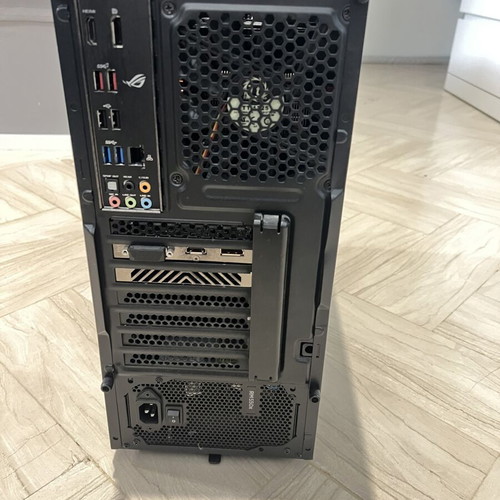 Gaming PC Tower like new with Ryzen 5 1600X and GTX 1050 Ti